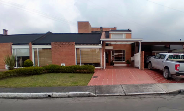 Casa en venta en Bogota - Alhambra