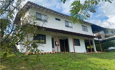 SE VENDE CABAÑA EN EL KM 41 VIA MANIZALES - MEDELLIN