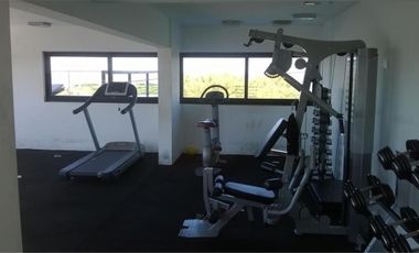 EXCELENTE DEPTO 2 AMBIENTES CON DOBLE COCHERA
