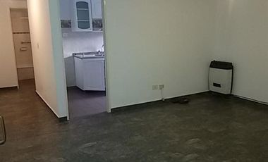 Departamento 2 ambientes en venta en Ezpeleta Este