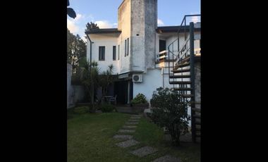 Chalet en Venta Haedo / Moron (A025 3013)