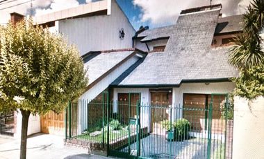 Chalet en Venta Haedo / Moron (A025 3013)