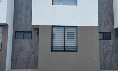 CASA EN RENTA AMUEBLADA O SIN AMUEBLAR PUERTA NATURA SLP