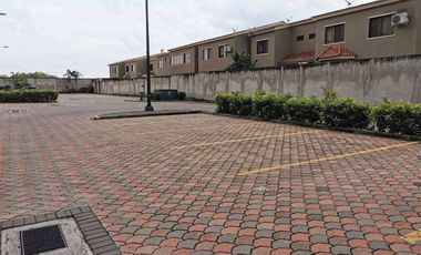 Departamento de venta en La Romareda, planta baja, ave Narcisa de Jesús.