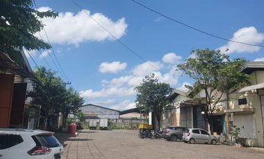 Gudang Mutiara Margomulyo Indah Row Jalan Lebar