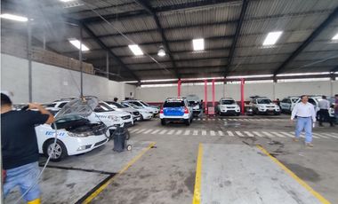 GUAYAQUIL, AV CARLOS JULIO AROSEMENA SE VENDE PROPIEDAD COMERCIAL