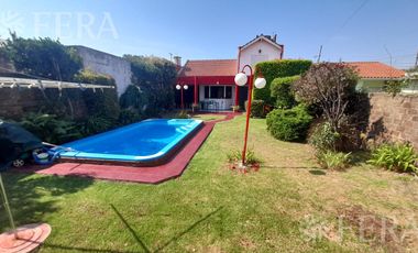 Venta casa de 4 ambientes con piscina en Quilmes Oeste
