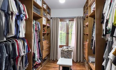 Impecable Casa En Venta En Santa Rita, San Isidro