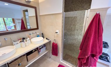 Impecable Casa En Venta En Santa Rita, San Isidro