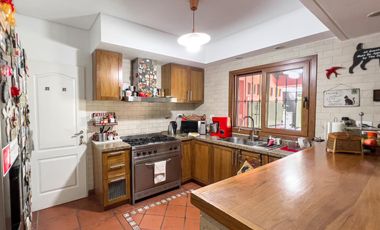 Impecable Casa En Venta En Santa Rita, San Isidro