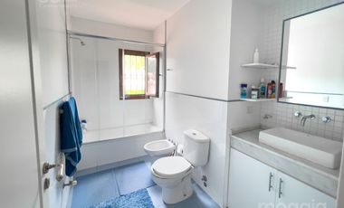 Impecable Casa En Venta En Santa Rita, San Isidro