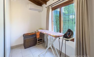 Impecable Casa En Venta En Santa Rita, San Isidro