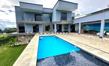 VENTA CASA EN RUITOQUE CERCA AL PARQUE NTERNACIONAL DEL PARAPENTE. Cod V9401