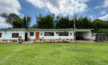 finca en arriendo/venta en circasia. Cod A408377
