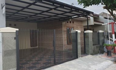 Rumah dijual di Jawa Tengah, Surakarta - Berperabot lengkap