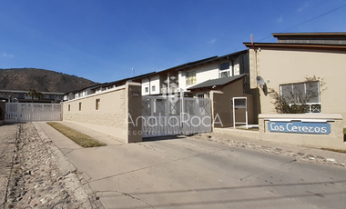 Duplex en Venta en Complejo Los Cererezos