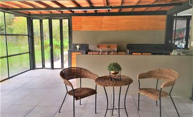 PR12524 CASA A LA VENTA EN SECTOR DE LA LOMA DEL ESCOBERO, ENVIGADO