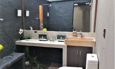 PR12524 CASA A LA VENTA EN SECTOR DE LA LOMA DEL ESCOBERO, ENVIGADO