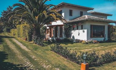 Venta de casas de 2 dormitorios en exclusivo conjunto, Checa