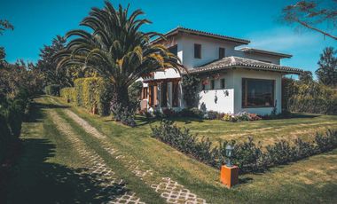 Venta de casas de 2 dormitorios en exclusivo conjunto, Checa