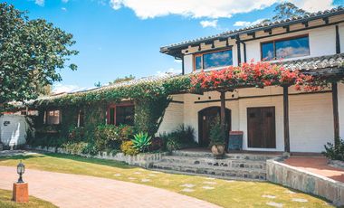 Venta de casas de 2 dormitorios en exclusivo conjunto, Checa