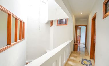 Rumah 5 Kamar Tidur Hadap Timur 9 menit ke Gerbang Tol Brigif J-44036