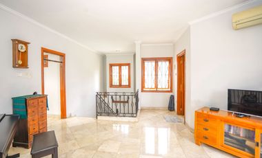 Rumah 5 Kamar Tidur Hadap Timur 9 menit ke Gerbang Tol Brigif J-44036