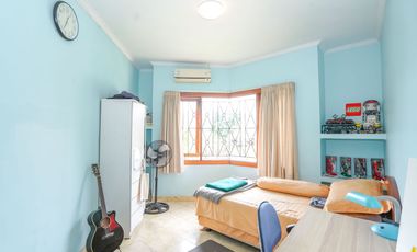 Rumah 5 Kamar Tidur Hadap Timur 9 menit ke Gerbang Tol Brigif J-44036