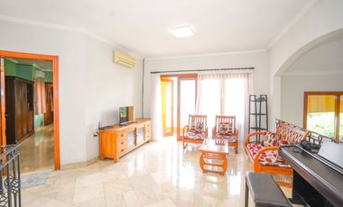 Rumah 5 Kamar Tidur Hadap Timur 9 menit ke Gerbang Tol Brigif J-44036