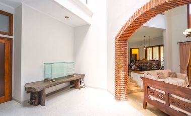 Rumah 5 Kamar Tidur Hadap Timur 9 menit ke Gerbang Tol Brigif J-44036