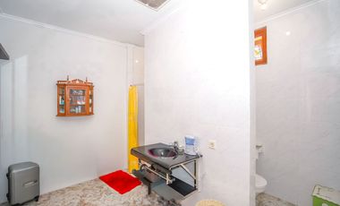 Rumah 5 Kamar Tidur Hadap Timur 9 menit ke Gerbang Tol Brigif J-44036