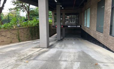 local en arriendo en el golf. Cod A88391