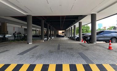 local en arriendo en el golf. Cod A88391