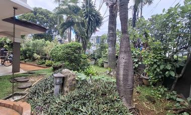 Rumah Hoek Premium di Tebet Barat - LT 570 m², Jalan 2 Arah 2 Mobil, Cocok Hunian & Usaha Kuliner