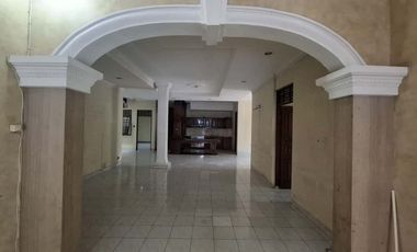Rumah Hoek Premium di Tebet Barat - LT 570 m², Jalan 2 Arah 2 Mobil, Cocok Hunian & Usaha Kuliner