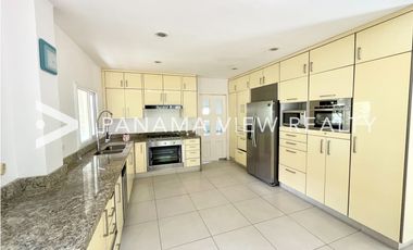 CASA RENOVADA / ALBROOK / VENTA