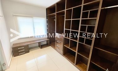 CASA RENOVADA / ALBROOK / VENTA