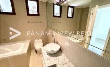 CASA RENOVADA / ALBROOK / VENTA