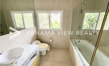 CASA RENOVADA / ALBROOK / VENTA