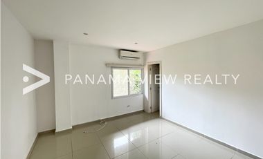 CASA RENOVADA / ALBROOK / VENTA