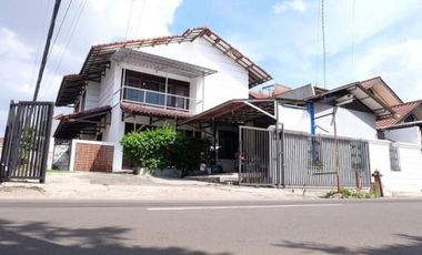 rumah hook hitung tanah dipinggir Jl Raya Duren Sawit Jakarta Timur Lokasi Strategis bebas banjir