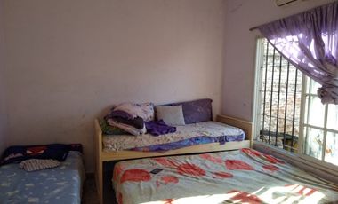 VENTA DE CASA CON SALIDA A 2 CALLES.