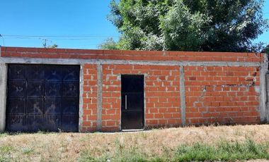 VENTA DE CASA CON SALIDA A 2 CALLES.
