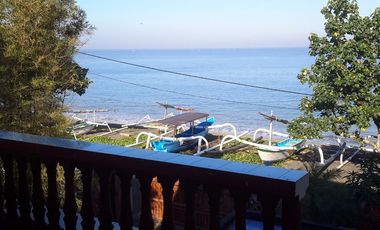 Beachfront Villa for sale near Montong
