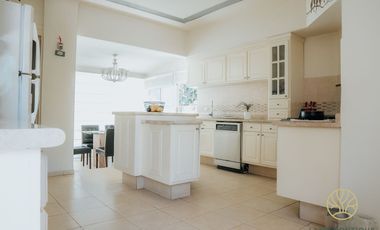 Espectacular Residencia, dentro del exclusivo  fracc  La Herradura, Ags