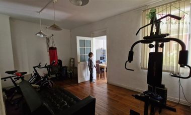 Casa en venta de 3D/4B sala estar Bellavista - Providencia
