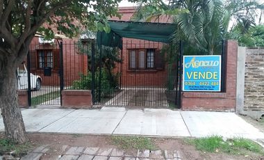 SE VENDE CASA.CALLE 13 ENTRE 24 Y 26  (ZONA CENTRO).