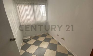 ¡Amplia casa en arriendo 6D  3B  jardín  quincho en sector sur!