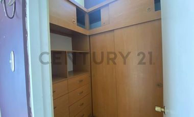 ¡Amplia casa en arriendo 6D  3B  jardín  quincho en sector sur!