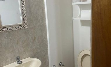 SE ALQUILAN HABITACIONES POR NOCHE DE ACOMODACION DE PAREJA Y ACOMODACION MULTIPLE, EXCELNTE UBICACION
